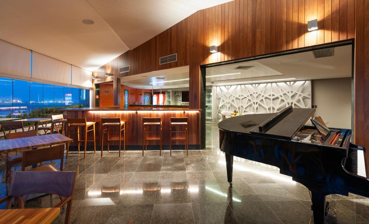 Hotel Senac Ilha Do Boi Віторія Екстер'єр фото The lounge at the airport