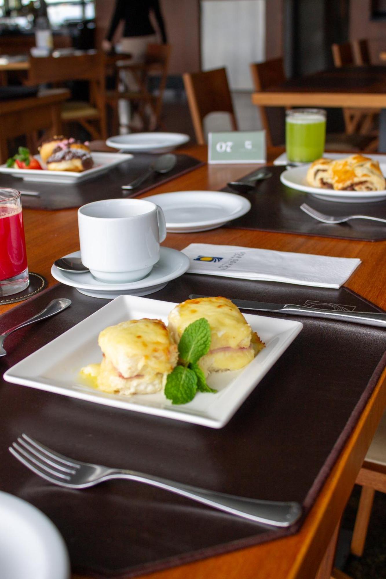 Hotel Senac Ilha Do Boi Віторія Екстер'єр фото A plate of cheese soufflé