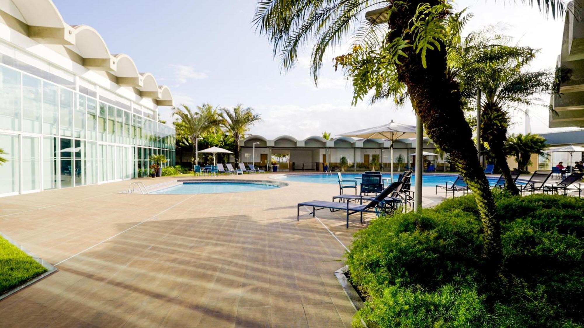 Hotel Senac Ilha Do Boi Віторія Екстер'єр фото The swimming pool at the hotel