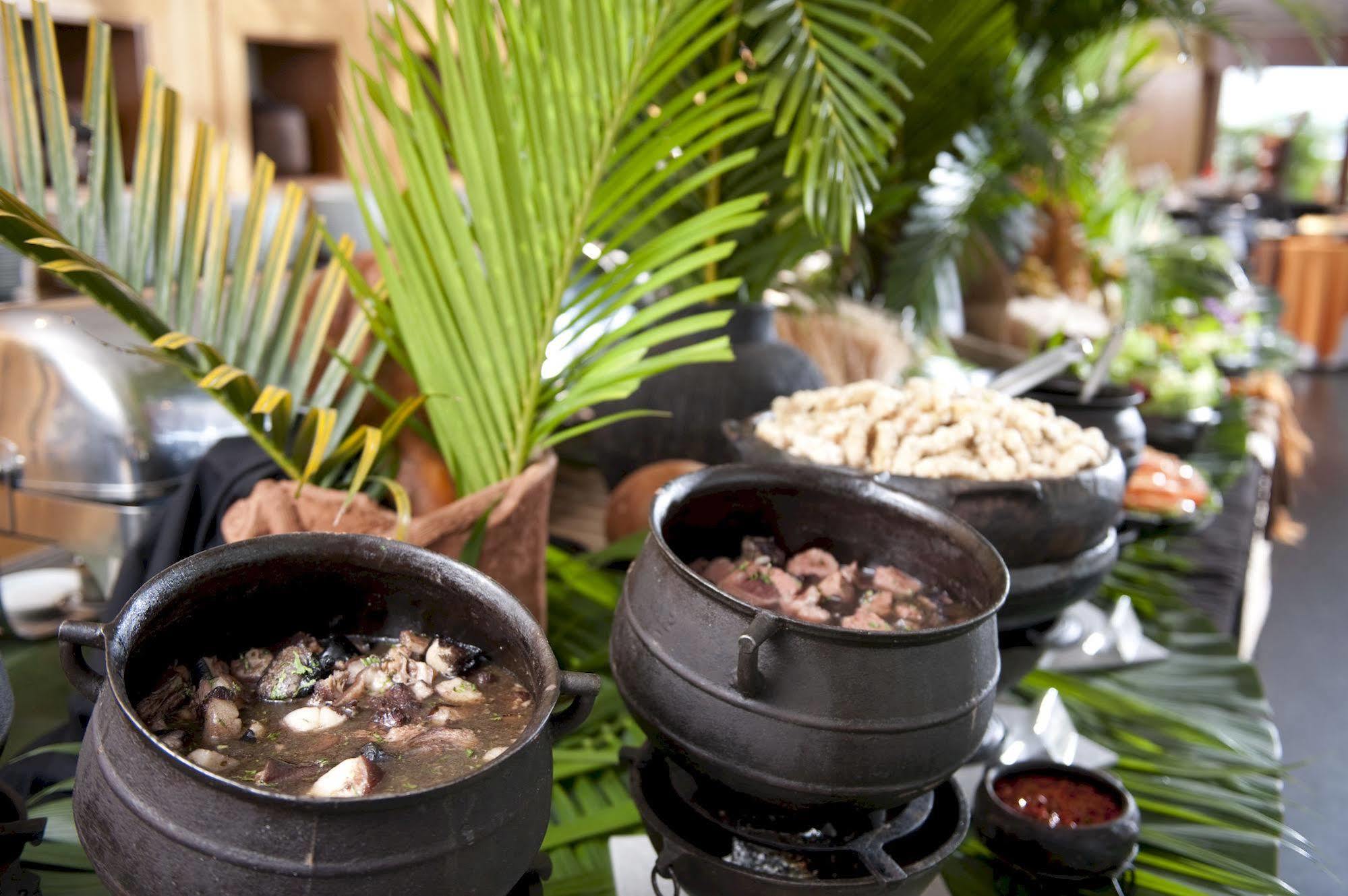 Hotel Senac Ilha Do Boi Віторія Екстер'єр фото A selection of African cuisine